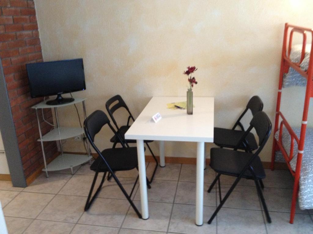 Residence Tell Chiasso Bilik gambar